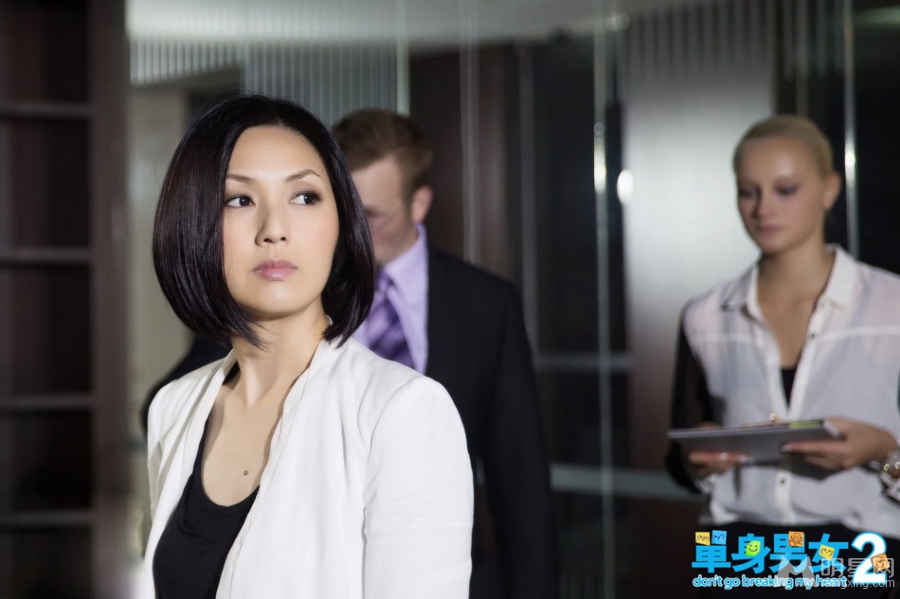 单身男女2最新剧照吴彦祖获封魅力男神_图-9