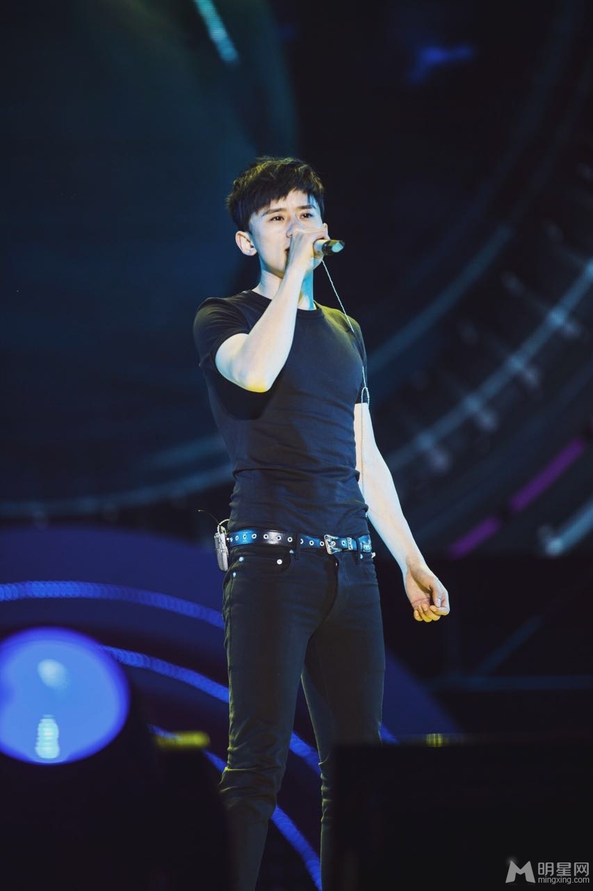 群星齐聚音乐盛典周杰伦演唱歌迷喊昆凌_图-9