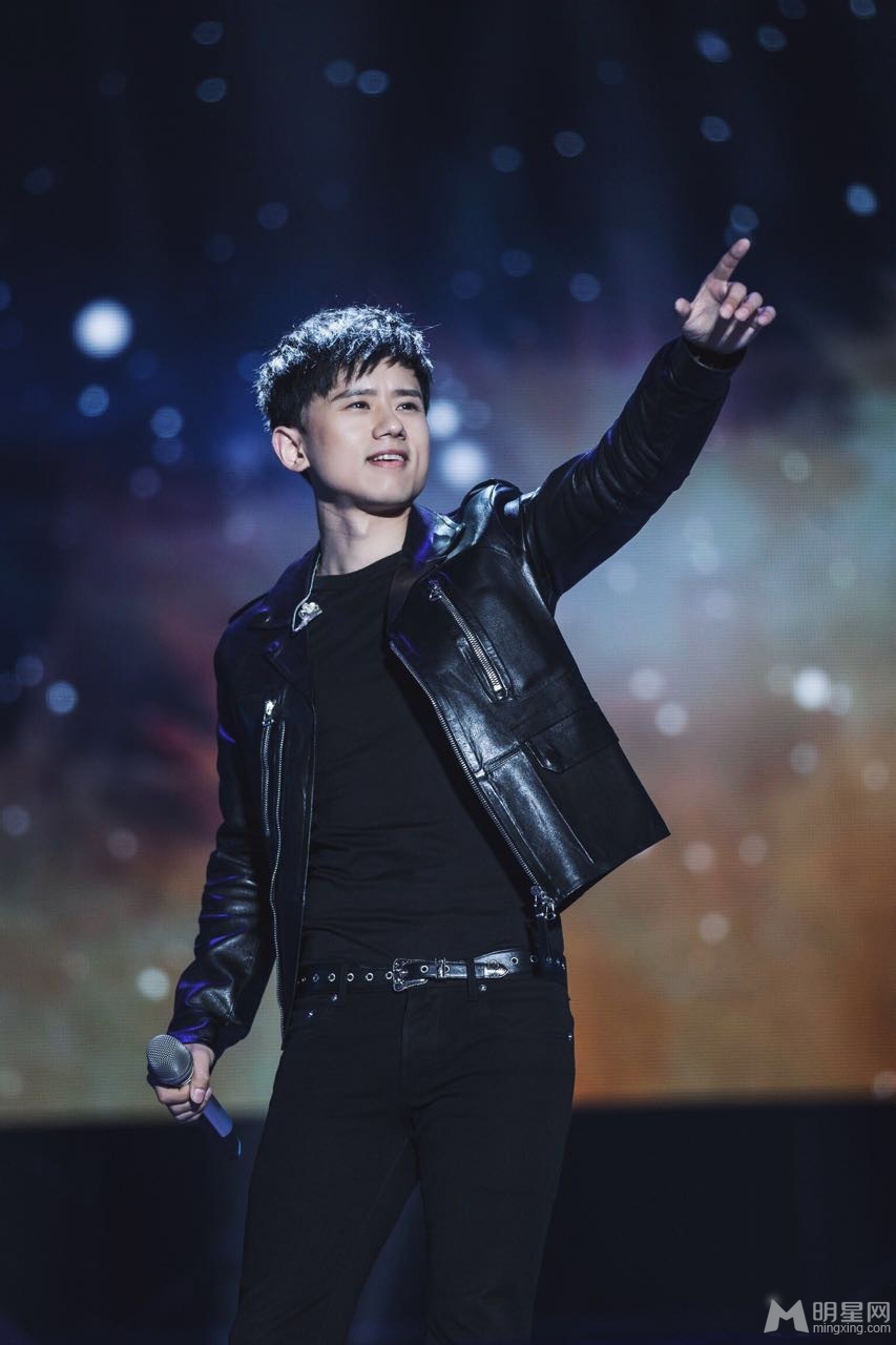 群星齐聚音乐盛典周杰伦演唱歌迷喊昆凌_图-10