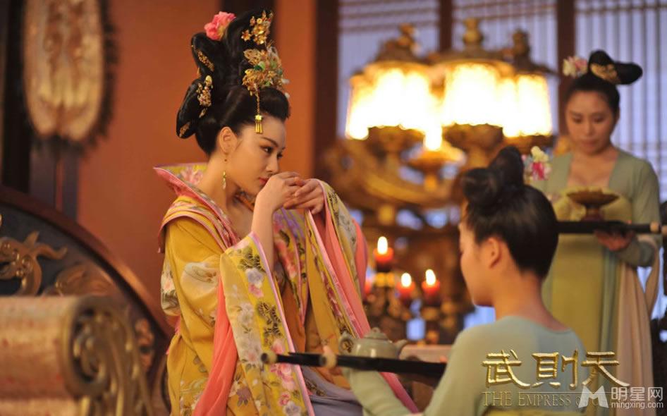 武媚娘萧淑妃华丽剧照张馨予挤胸出镜_图-3