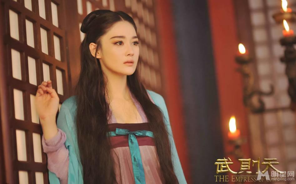 武媚娘萧淑妃华丽剧照张馨予挤胸出镜_图-2
