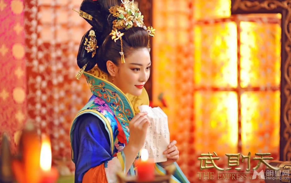 武媚娘萧淑妃华丽剧照张馨予挤胸出镜_图-7