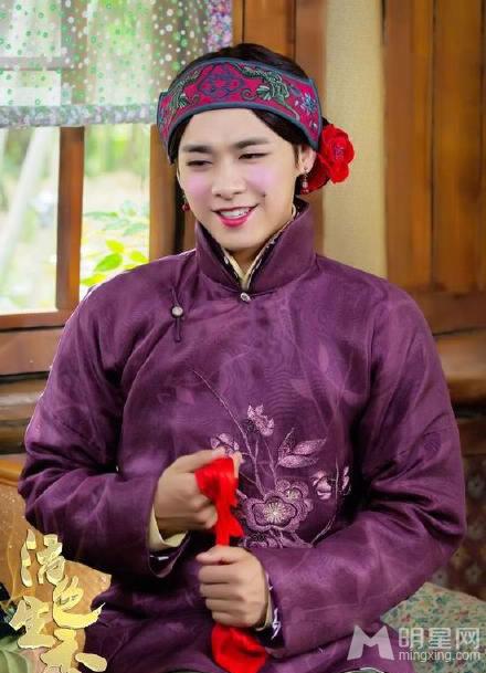 活色生香曝光李易峰奇葩剧照化身媒婆形象尽毁_图-7