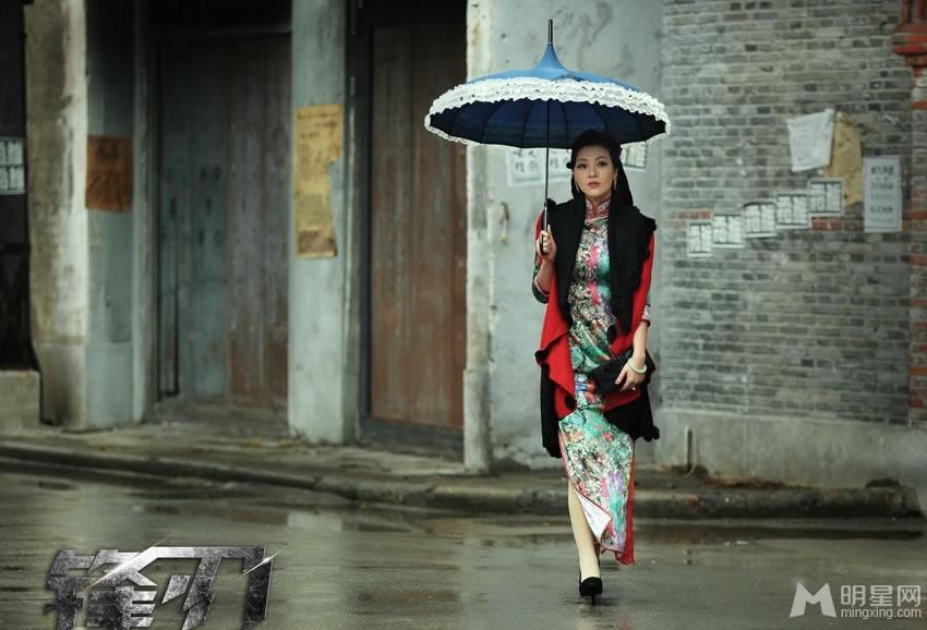 锋刃最新剧照黄渤勾搭舞女_图-4