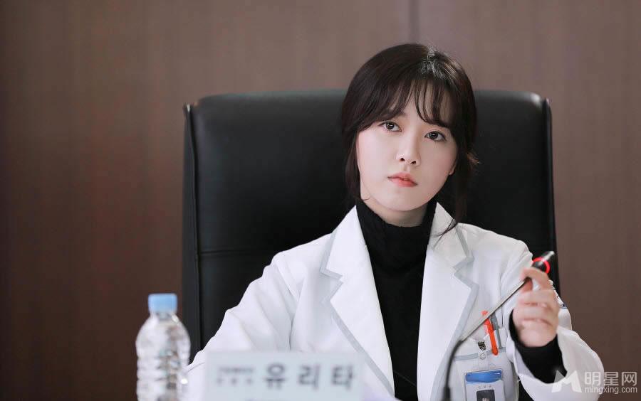 韩剧《Blood》杉菜具惠善最新剧照_图-1