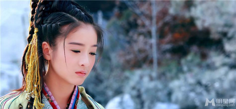 新《神雕侠侣》郭襄呆萌剧照张雪迎靓丽出演_图-3