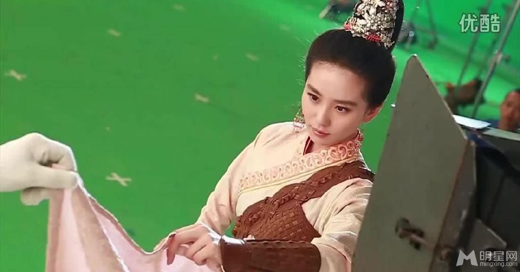 《轩辕剑之天之痕》刘诗诗片场精彩花絮照_图-5