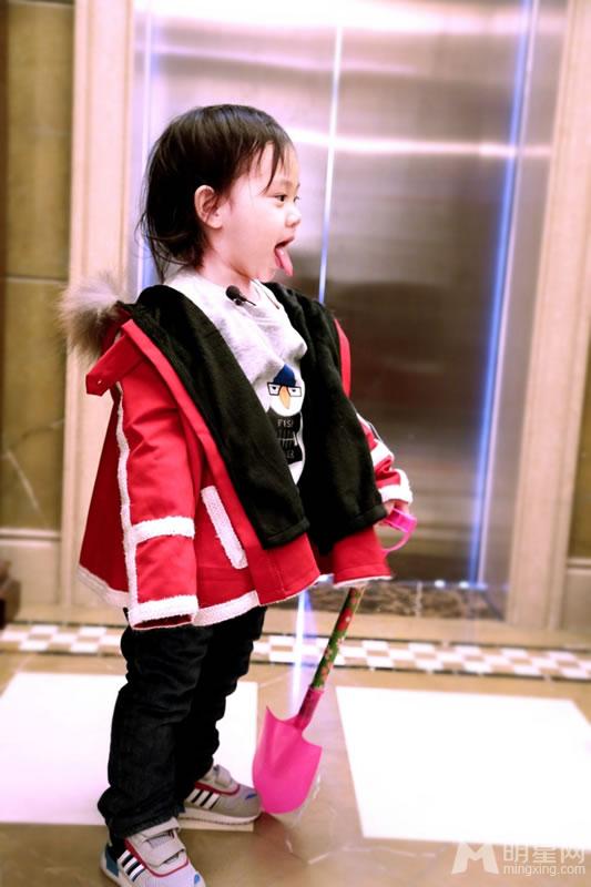 贾乃亮甜馨的幸福时刻逗比POSE却十分温馨_图-11