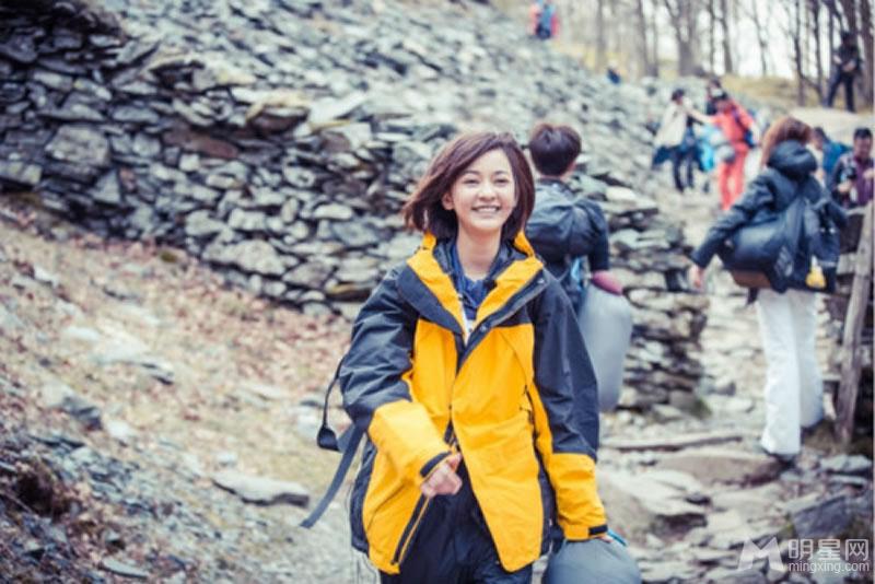 花少团开启徒步登山模式能否登顶存疑_图-2