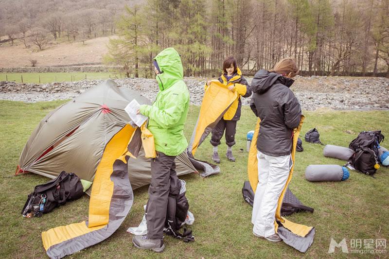 花少团开启徒步登山模式能否登顶存疑_图-4
