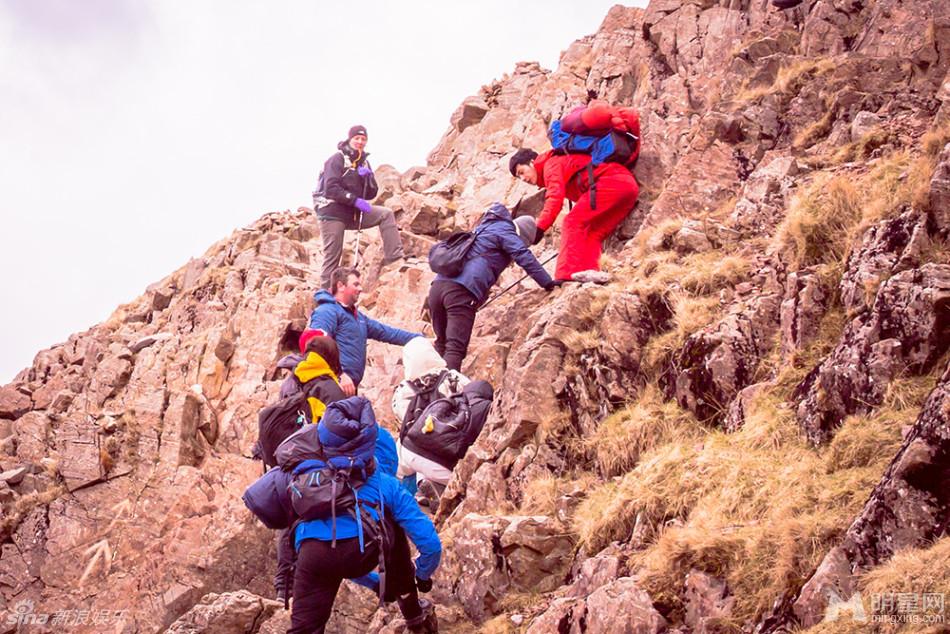 《花儿与少年2》成员登山遭遇危机冲突显现_图-17
