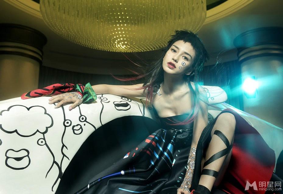 Angelababy洗剪吹杀马特造型拍广告婚前最后疯狂一次_图-3
