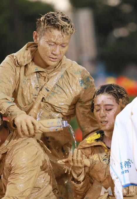 范冰冰李晨微博承认恋情跑男亲密合照曝光_图-2