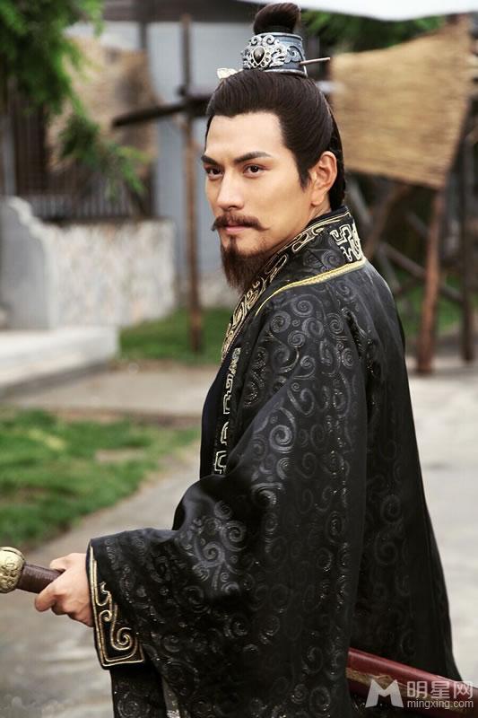 严屹宽《武神赵子龙》扮刘备英勇神武势不可挡_图-2