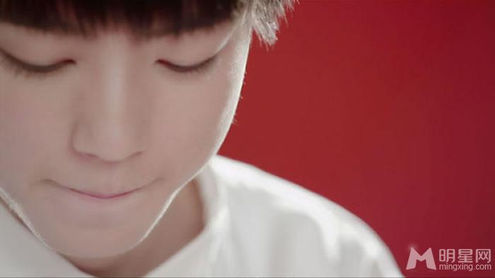 TFBOYS王俊凯《Young》个人图集_图-12
