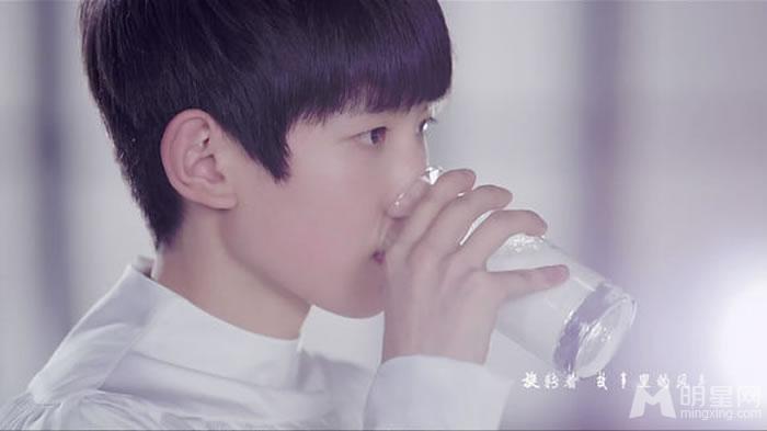 TFBOYS王源《Young》个人图集_图-10