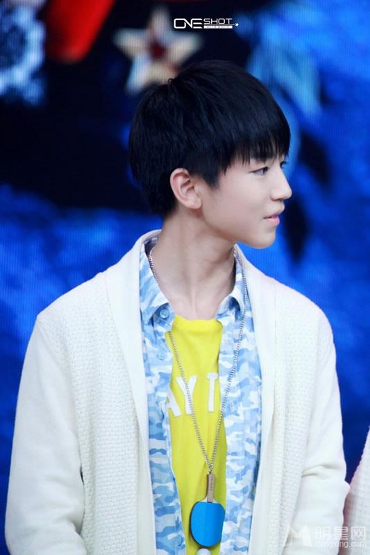 TFBOYS王俊凯参加《天天向上》现场_图-2