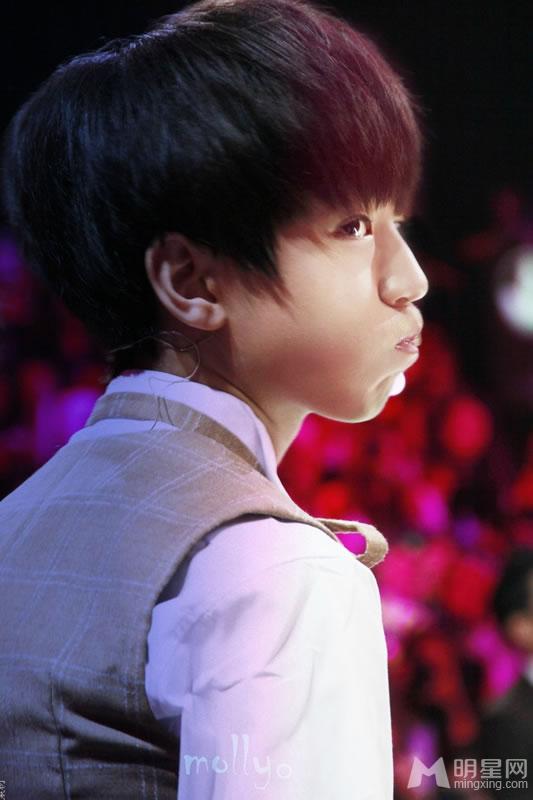 TFBOYS王俊凯《年代秀》现场_图-12