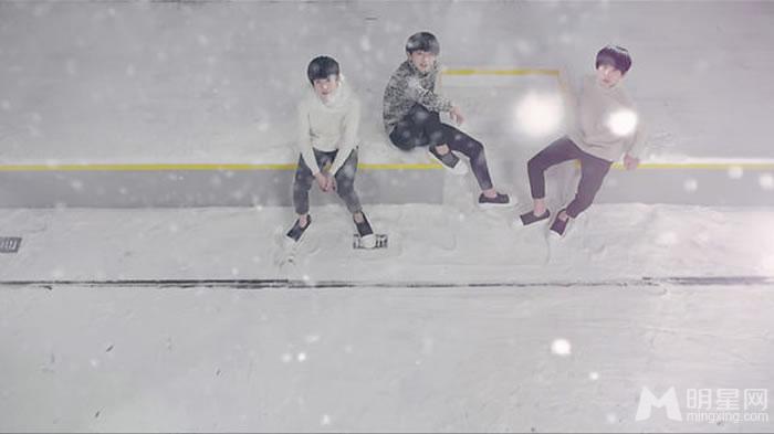 TFBOYS《Young》MV三人合照_图-12