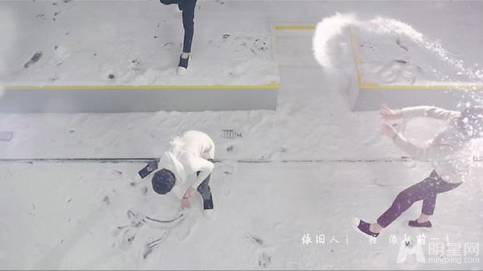 TFBOYS《Young》MV三人合照_图-1