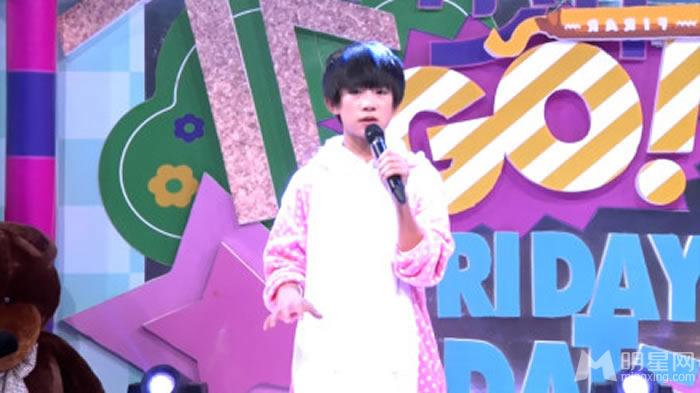 TFBOYS易烊千玺翻唱《红豆》现场_图-5