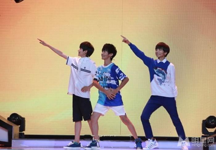 TFBOYS《年代秀》现场照片_图-4