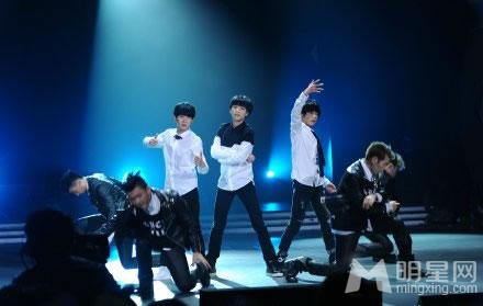 TFBOYS《快乐大本营》气氛热闹场面搞笑_图-5