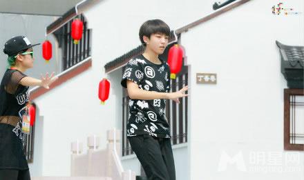 TFBOYS户外真人秀节目天真活泼惹人喜欢_图-5