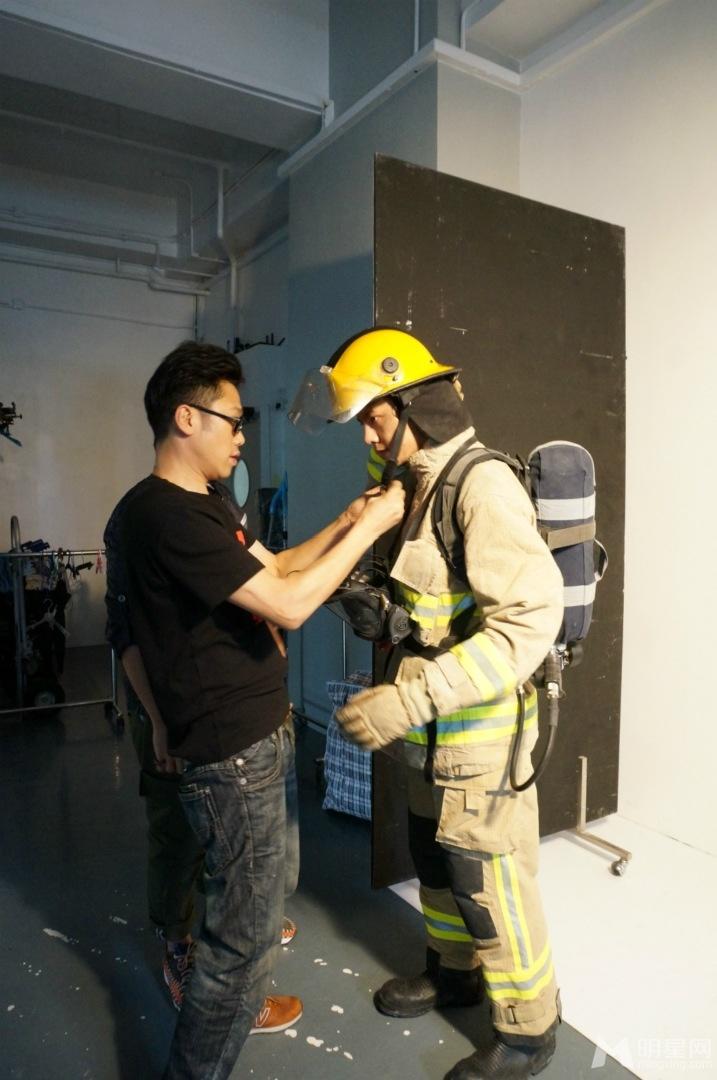 陈伟霆变身《救火英雄》剧照各种任务难度大_图-4