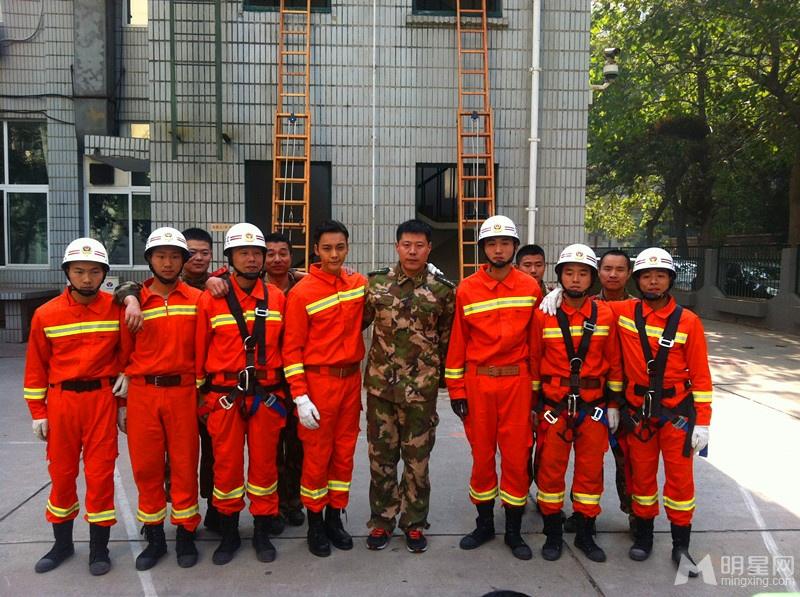 陈伟霆变身《救火英雄》剧照各种任务难度大_图-10