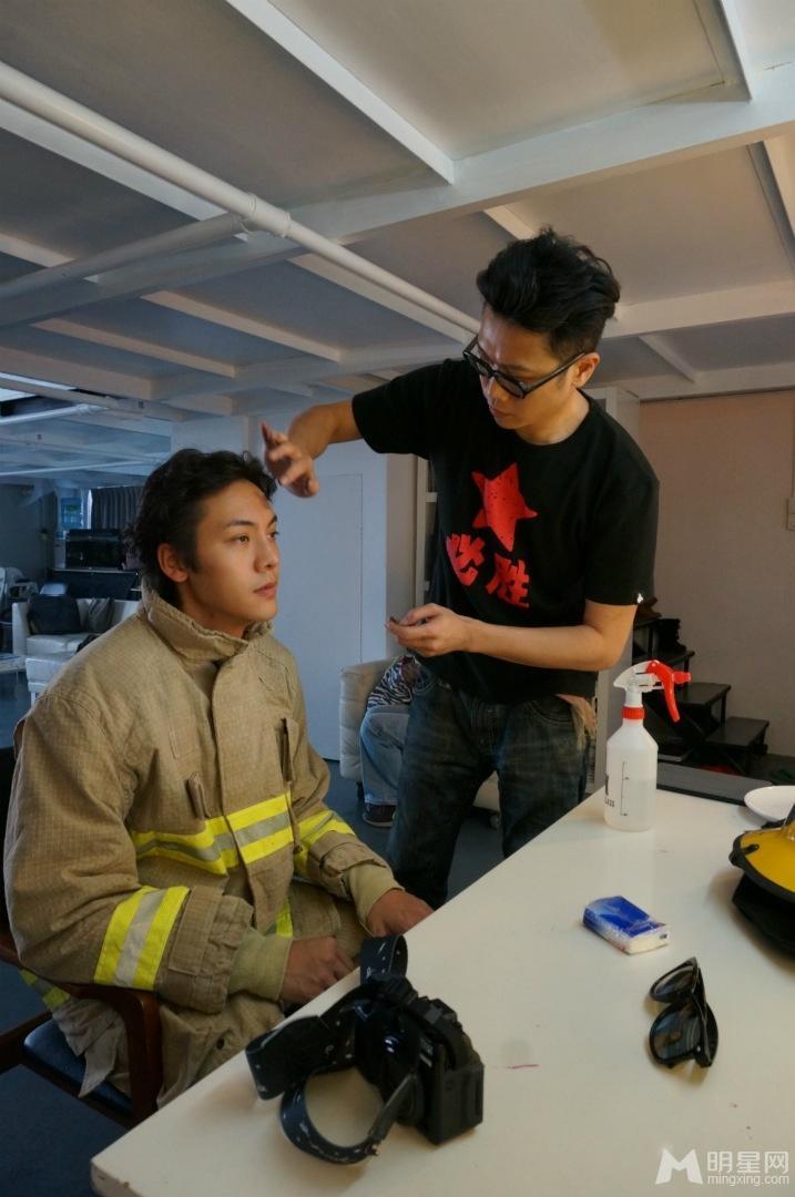 陈伟霆变身《救火英雄》剧照各种任务难度大_图-3