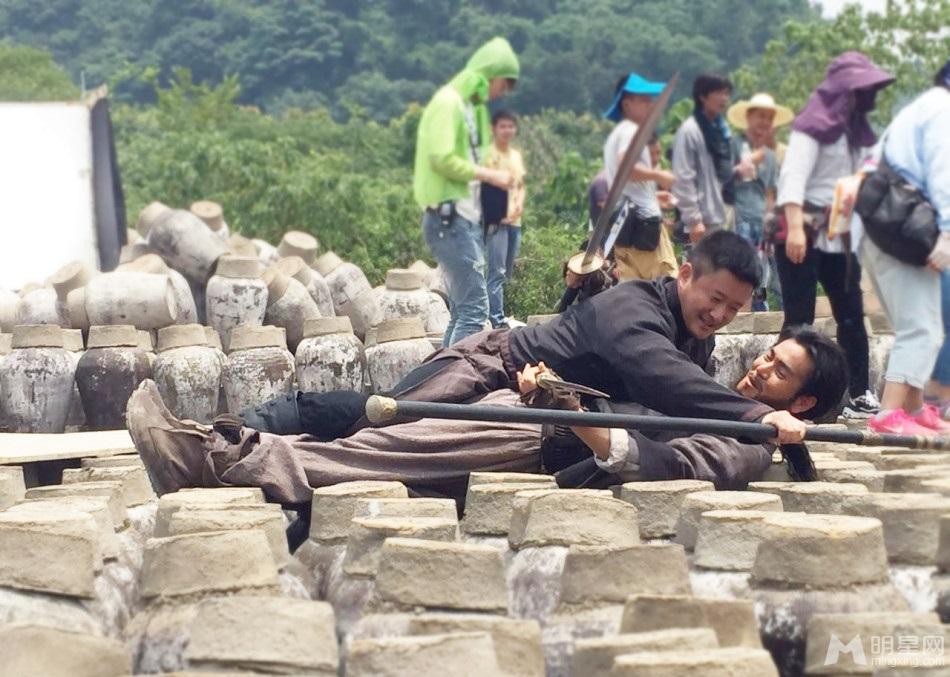 《危城歼霸》大暑热拍高潮吴京自拍消暑_图-11