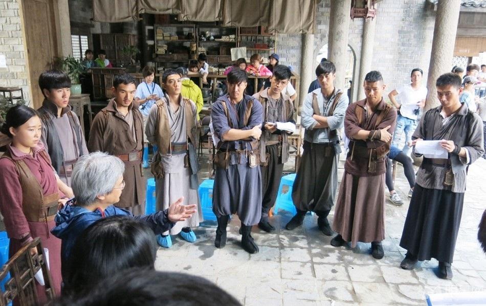《危城歼霸》大暑热拍高潮吴京自拍消暑_图-3