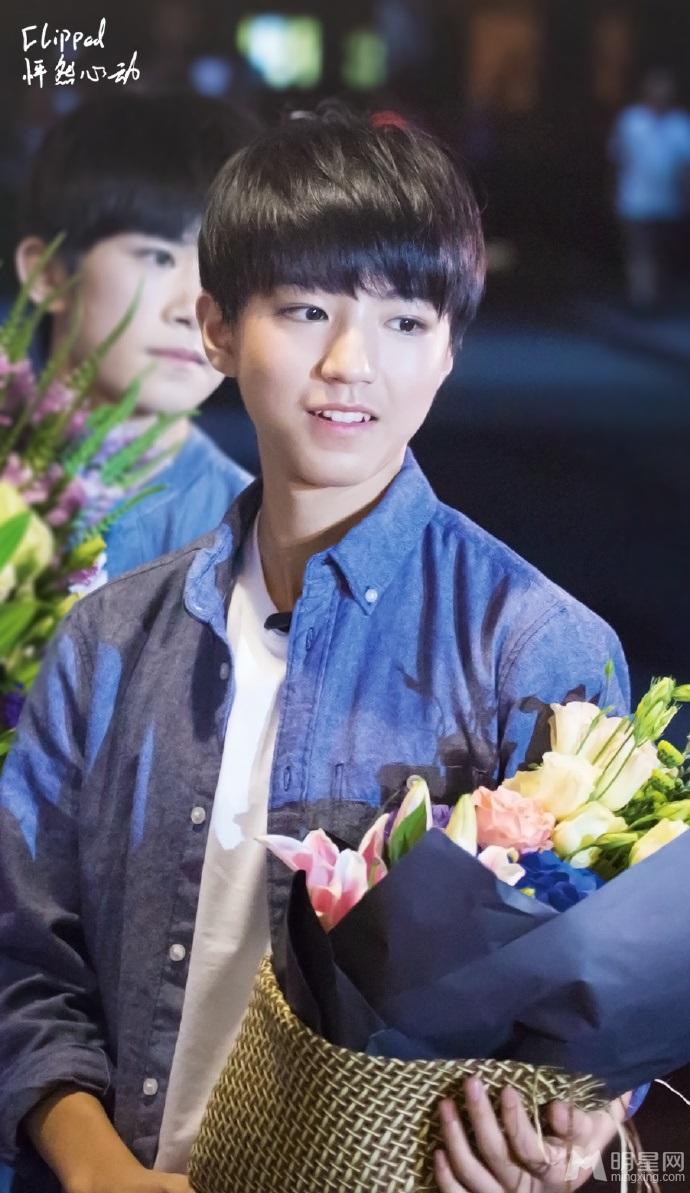 TFBOYS加盟《偶像来了》手捧鲜花见女神_图-8