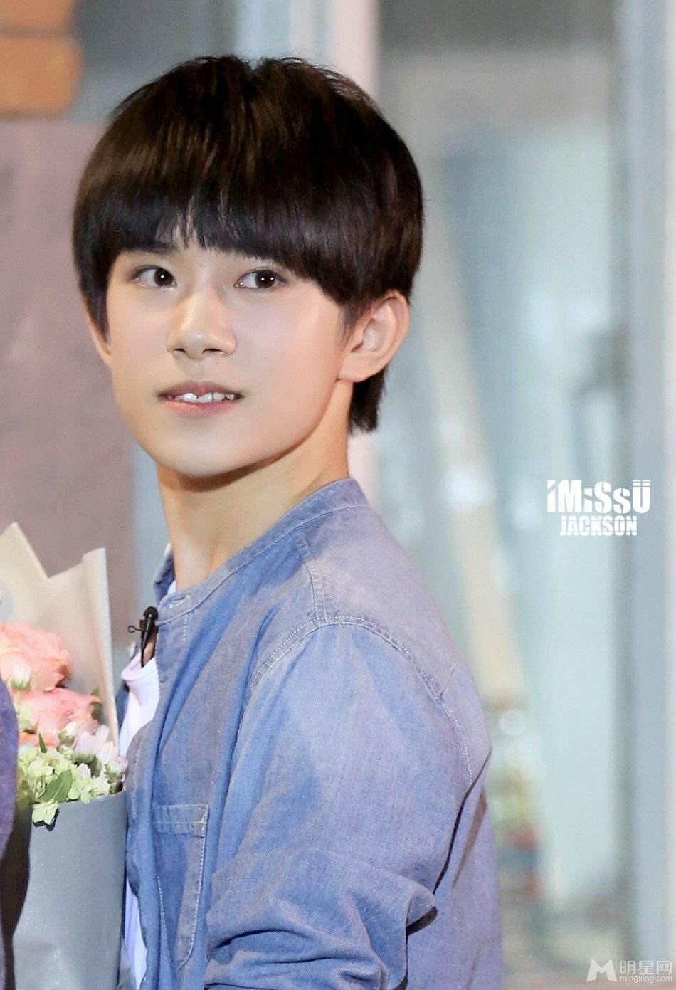 TFBOYS加盟《偶像来了》手捧鲜花见女神_图-5