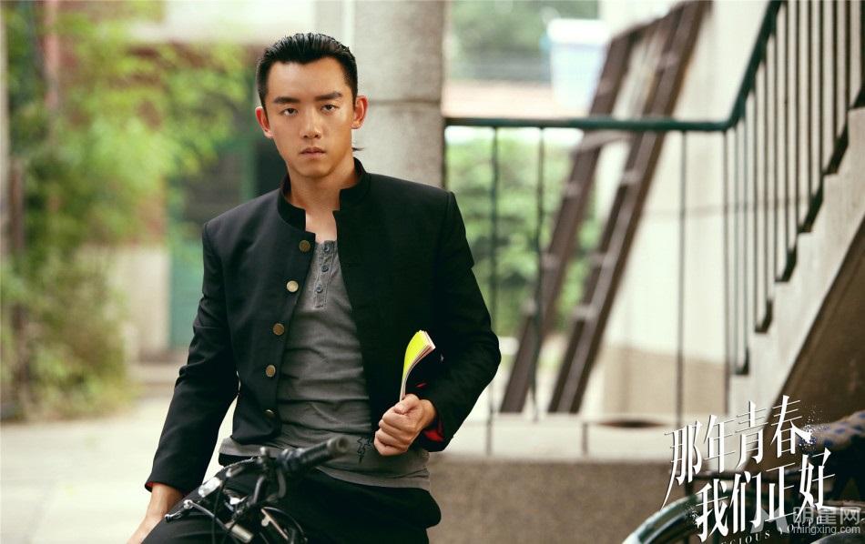 《那年青春我们正好》刘诗诗郑恺制服诱惑_图-5