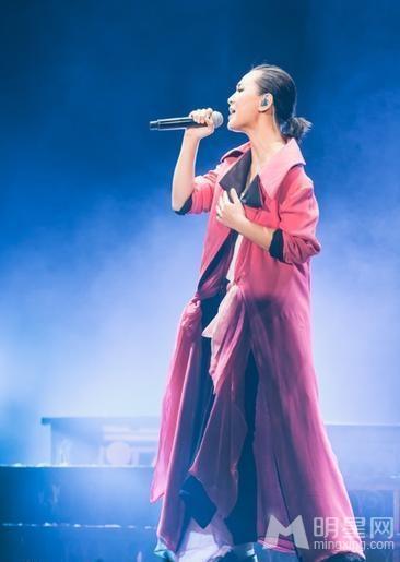 周笔畅香港演唱会陈慧琳杨千嬅助阵_图-3