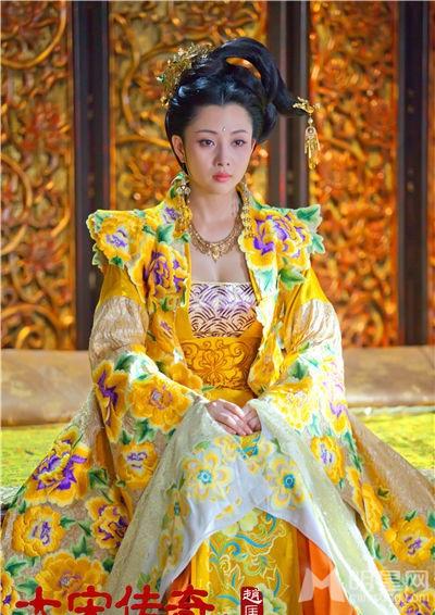 《大宋传奇之赵匡胤》殷桃华花蕊夫人服照_图-4
