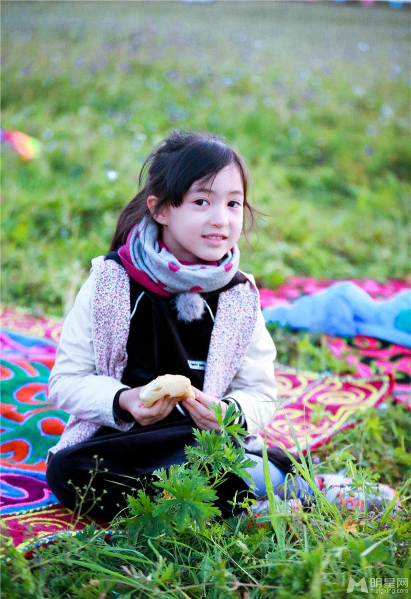 元气少女！《爸爸3》夏天草原写真美如画_图-4