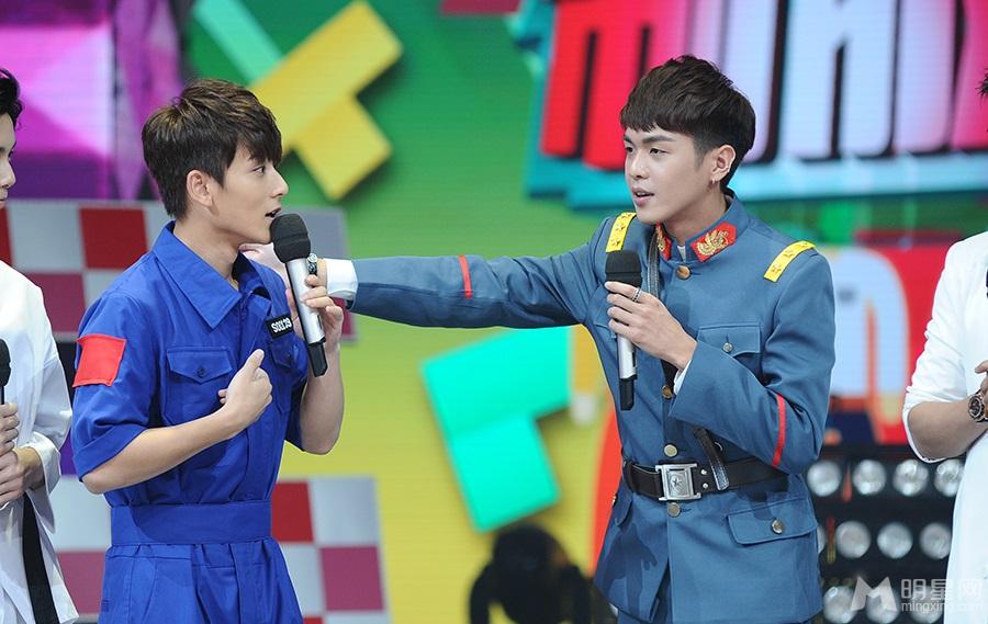 《快乐大本营》8090制服美男激烈对抗_图-11