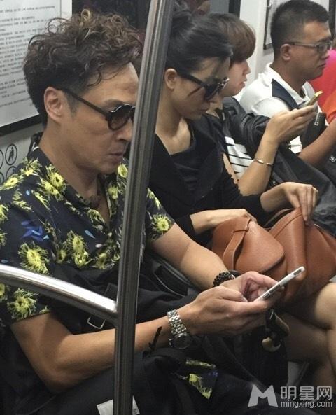 吴镇宇陈楚生挤北京地铁早高峰轻松入座_图-10