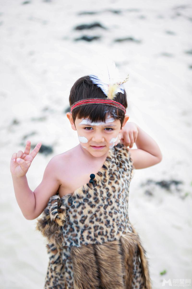 爸爸3曝诺一原始人写真秒变帅气小野人_图-2