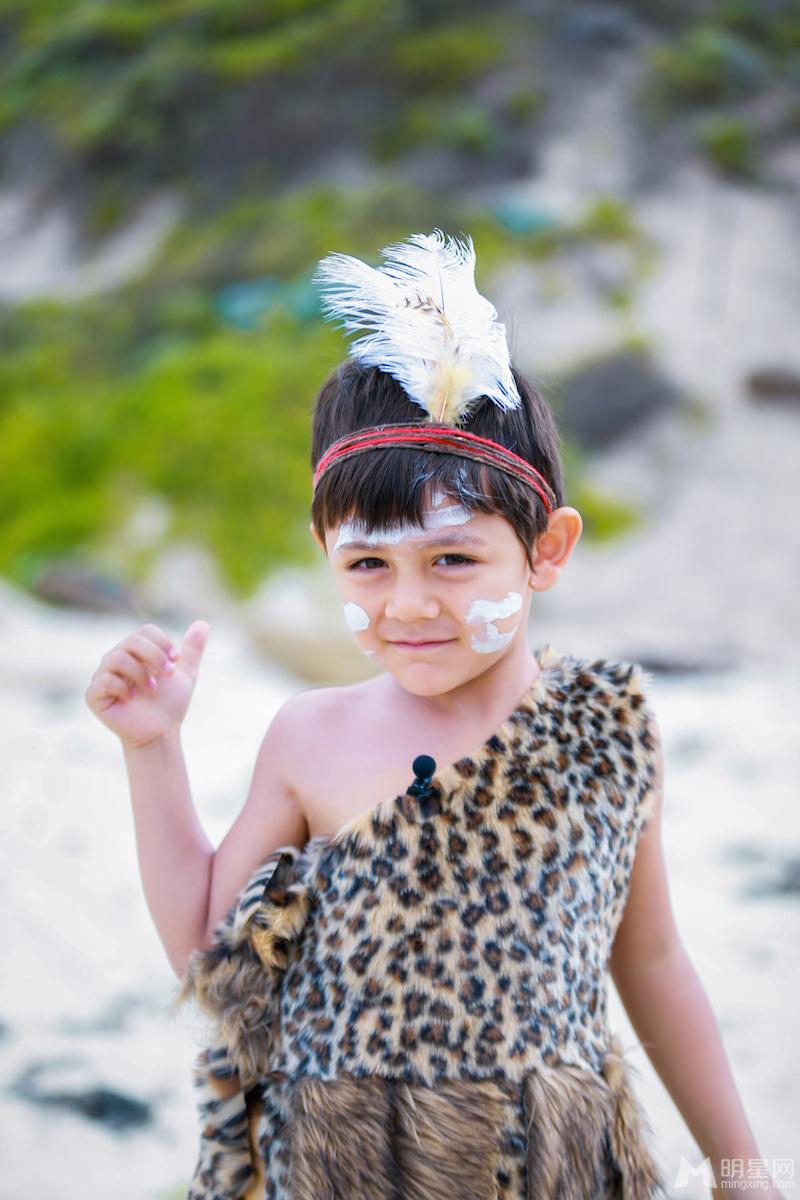 爸爸3曝诺一原始人写真秒变帅气小野人_图-10