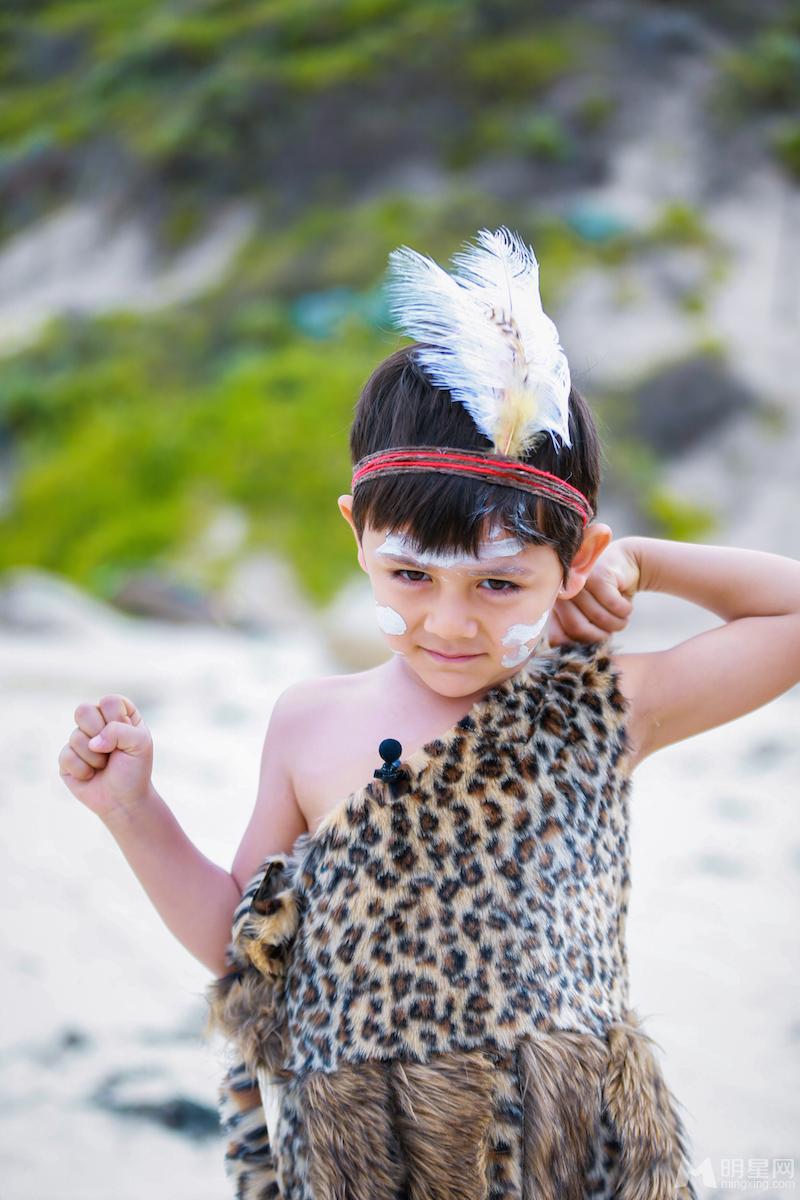 爸爸3曝诺一原始人写真秒变帅气小野人_图-7