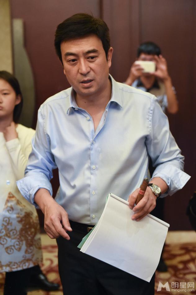 探班《猎场》片场张嘉译胡歌帅气有型_图-18
