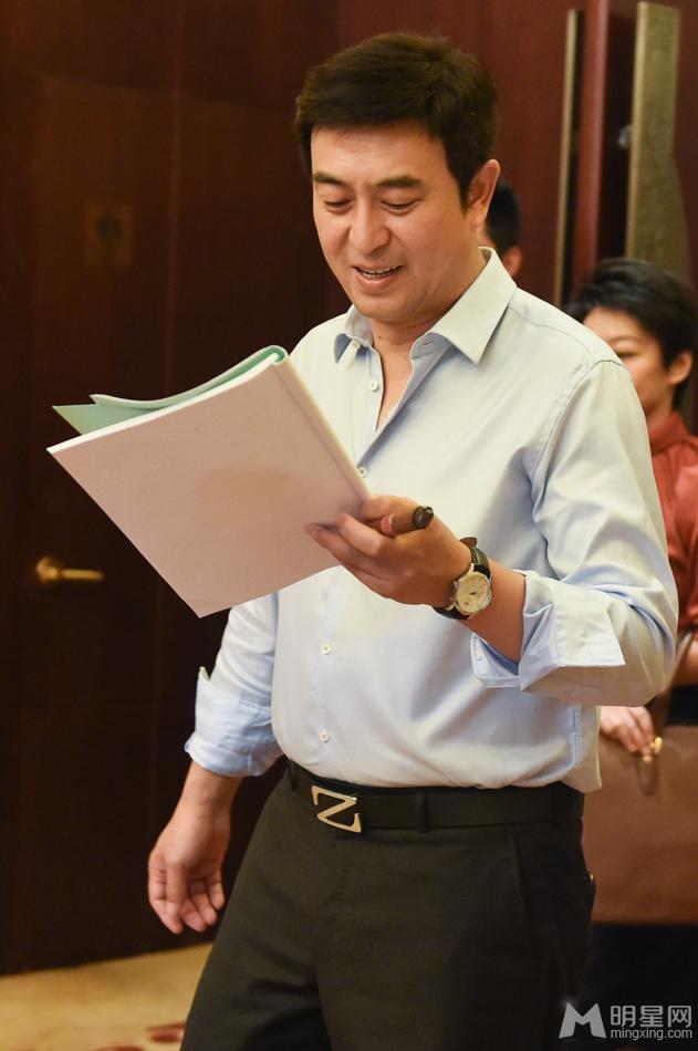 探班《猎场》片场张嘉译胡歌帅气有型_图-6