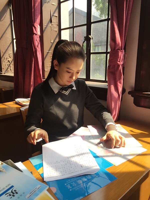 《你好乔安》戚薇剧照女王范霸气_图-1