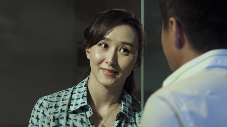 胡静《人民的名义》剧照饰演美女老板高小琴_图-4