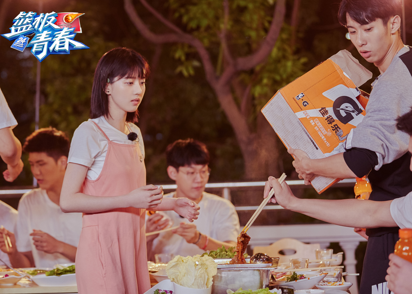 李凯馨《篮板青春》花絮为少年制作爱心早餐_图-5