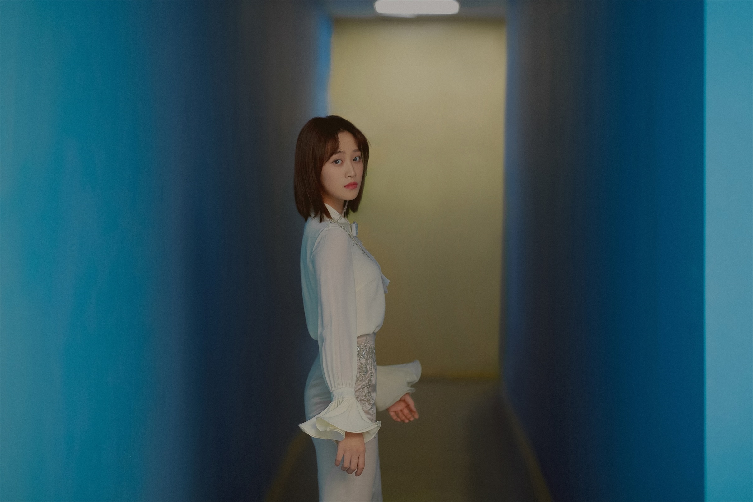 蓝盈莹《令人心动的offer》送职场tips浪漫系穿搭彰显女性优雅魅力_图-6